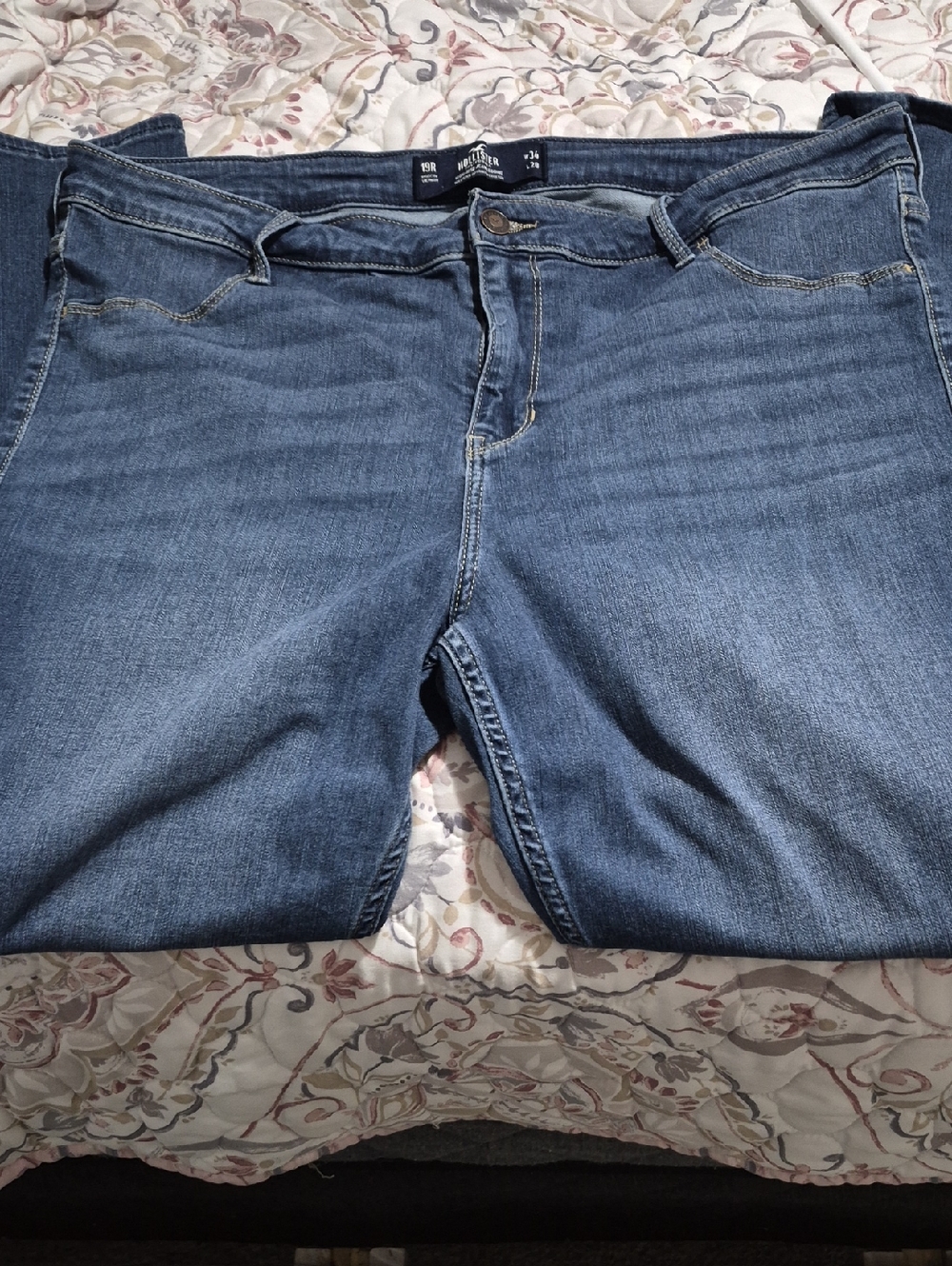 Hollister Women's Straight Leg Jeans in Mid Blue